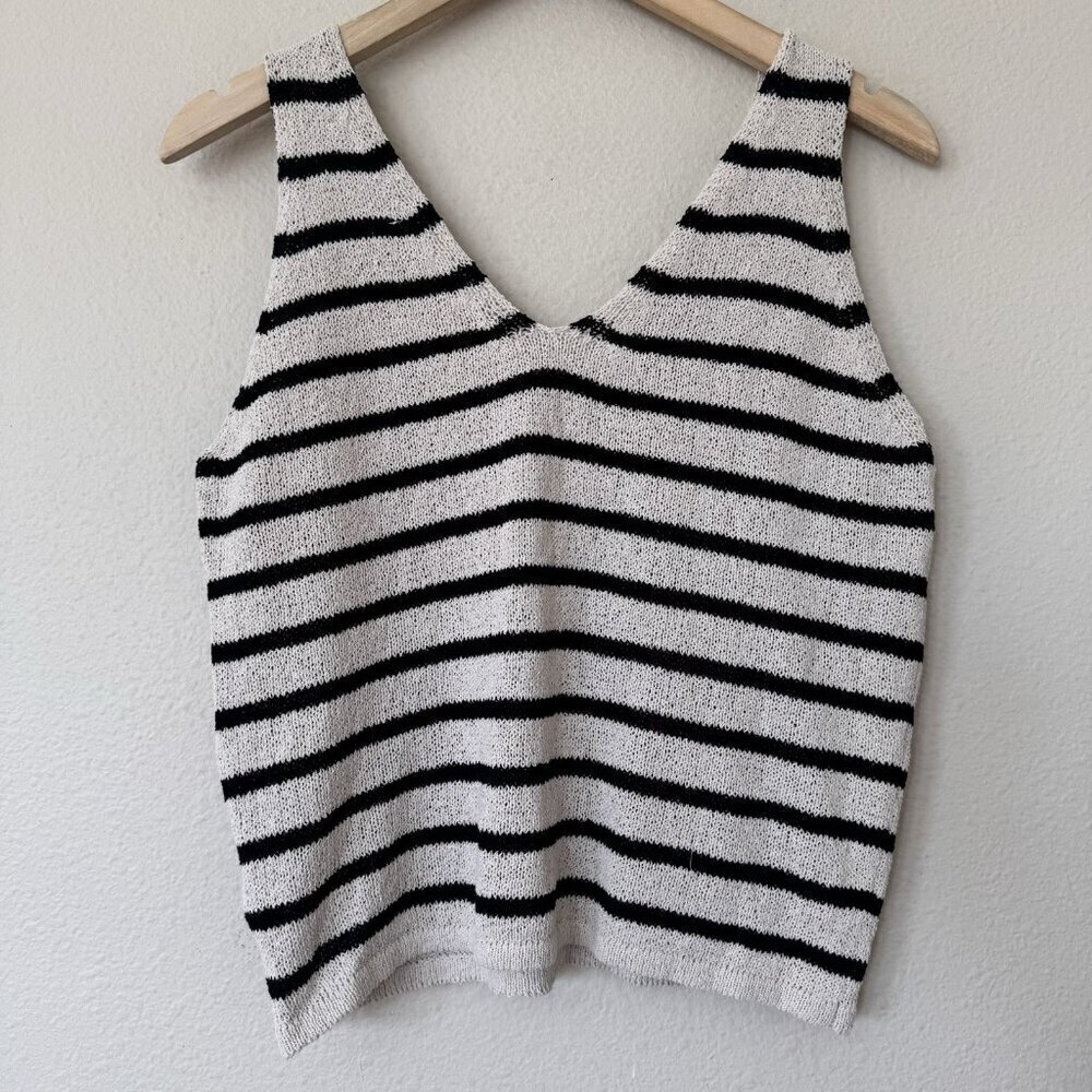 Primark Knit Striped Cream Black Cropped V Neck Tank Size Medium - Picture 6 of 6